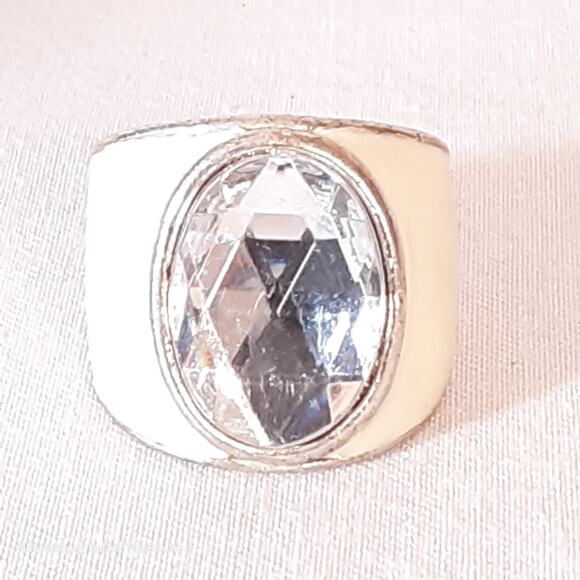 Jumbo Ring Solitary Clear Stone Bezel Set On White Painted Enamel - Picture 3 of 7